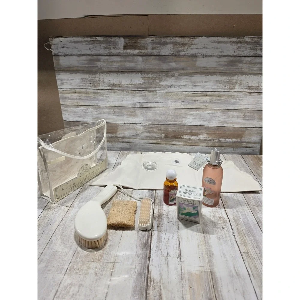 Sarah Michaels Freesia Bath Ensemble Spa Gift‎ Set Body Mist Brush Pillow READ